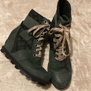 Sorel Lexie Wedge Waterproof Lace-Up Boots Size 6.5